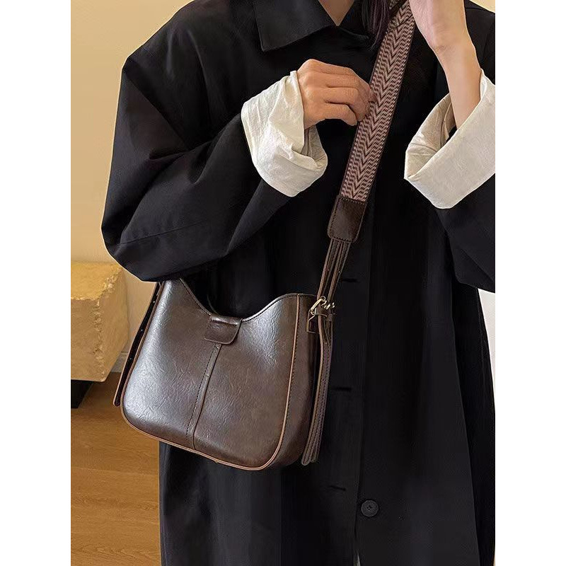 Luxury Retro Crossbody Bag Designer Wide Strap Square Bag 7 Luxury Retro Crossbody Bag Designer Wide Strap Square Bag - Image 7