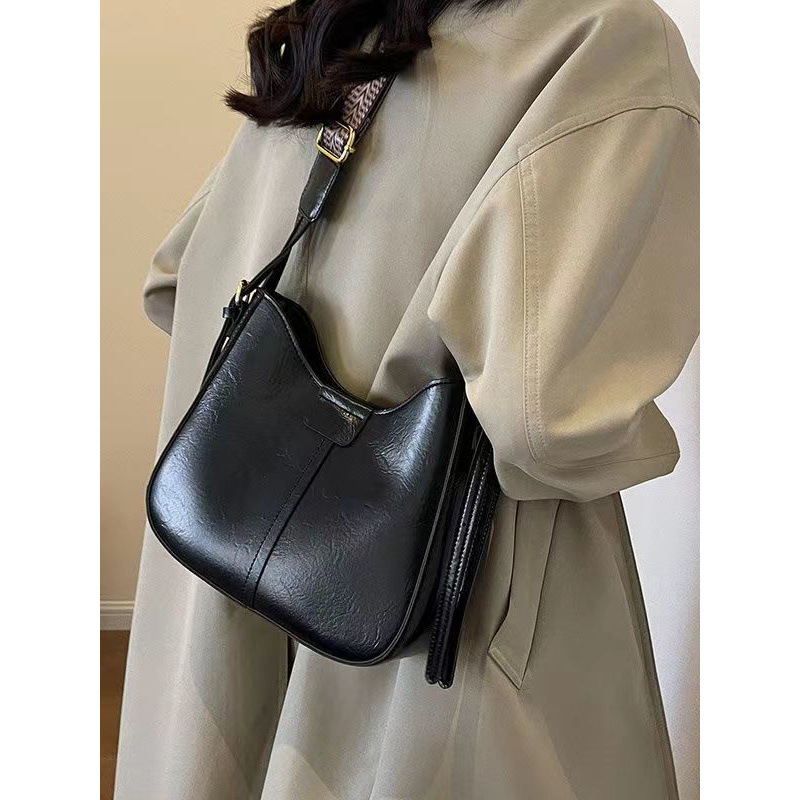 Luxury Retro Crossbody Bag Designer Wide Strap Square Bag 3 Luxury Retro Crossbody Bag Designer Wide Strap Square Bag - Image 3