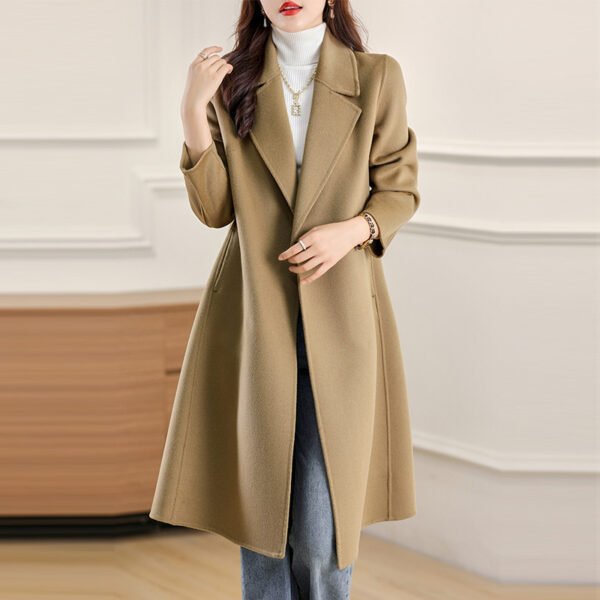 The Resort Edit — Women's Versatile Waist-cinching Figure-flattering Wool Coat