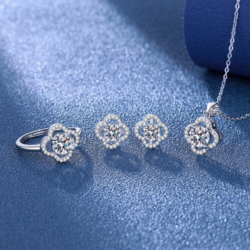 Micro-set Zircon Four-leaf Clover Necklace Bracelet Earrings Four-piece Set